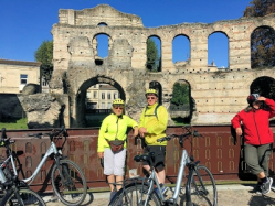 Cycling cruises Bordeaux wine region